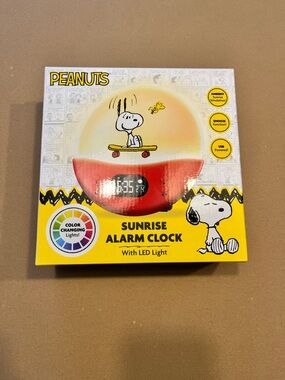 Peanuts Sunrise Alarm Clock - Color Changing LED